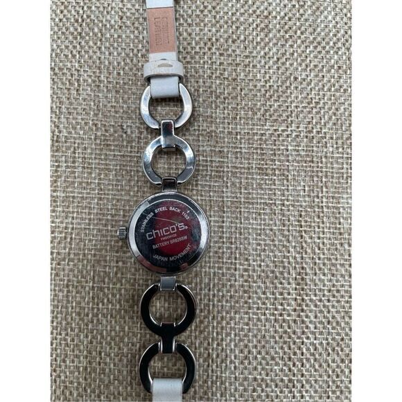 Chico’s Women's Silvertone Circle Link White Leather Strap Casual Working - Picture 4 of 6